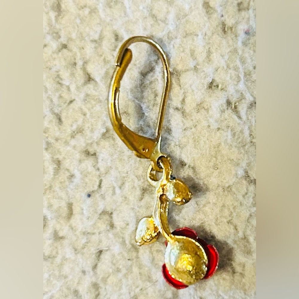 Vintage Gold-Tone Red Rose Dangle Earrings Featur… - image 3